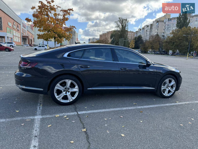 Серый Фольксваген Arteon, объемом двигателя 1.97 л и пробегом 73 тыс. км за 33200 $, фото 64 на Automoto.ua