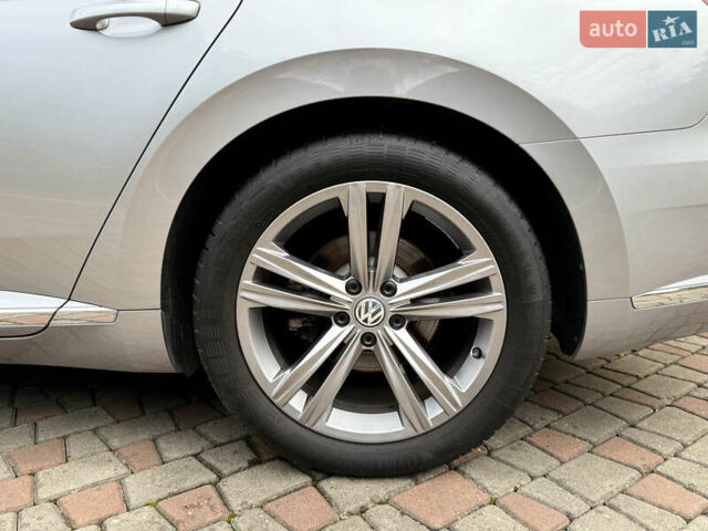 Серый Фольксваген Arteon, объемом двигателя 2 л и пробегом 54 тыс. км за 27500 $, фото 35 на Automoto.ua