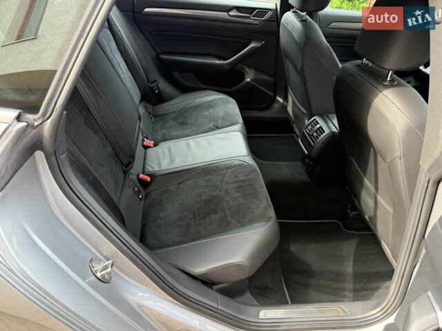 Серый Фольксваген Arteon, объемом двигателя 2 л и пробегом 54 тыс. км за 27500 $, фото 31 на Automoto.ua