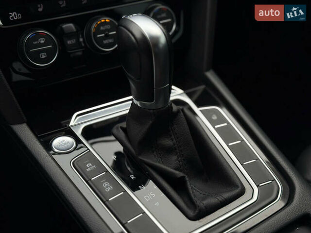 Сірий Фольксваген Arteon, об'ємом двигуна 2 л та пробігом 43 тис. км за 26950 $, фото 12 на Automoto.ua