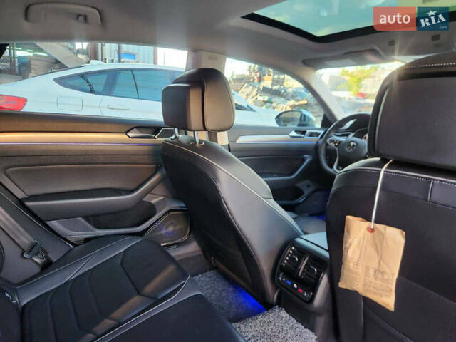 Сірий Фольксваген Arteon, об'ємом двигуна 2 л та пробігом 117 тис. км за 31500 $, фото 32 на Automoto.ua