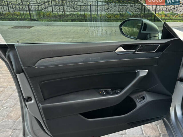 Сірий Фольксваген Arteon, об'ємом двигуна 1.98 л та пробігом 106 тис. км за 23500 $, фото 74 на Automoto.ua