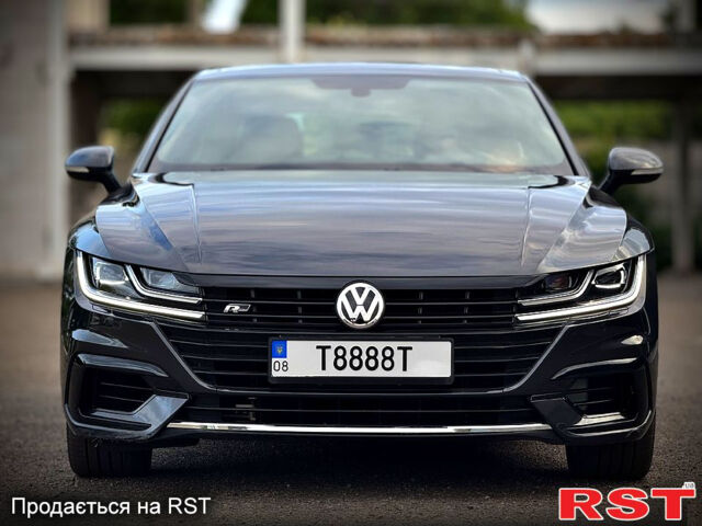 Серый Фольксваген Arteon, объемом двигателя 2 л и пробегом 40 тыс. км за 24500 $, фото 1 на Automoto.ua