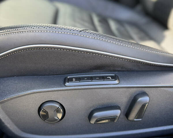 Серый Фольксваген Arteon, объемом двигателя 1.97 л и пробегом 73 тыс. км за 33200 $, фото 86 на Automoto.ua