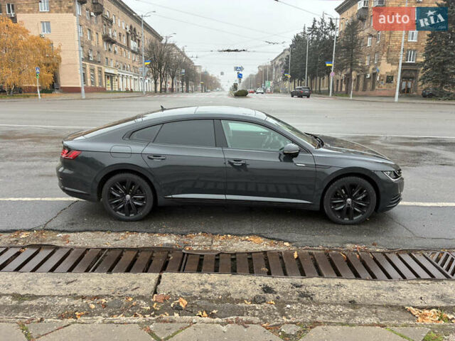 Серый Фольксваген Arteon, объемом двигателя 2 л и пробегом 162 тыс. км за 30000 $, фото 2 на Automoto.ua
