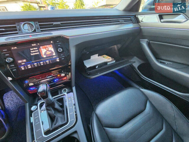 Сірий Фольксваген Arteon, об'ємом двигуна 2 л та пробігом 117 тис. км за 31500 $, фото 26 на Automoto.ua