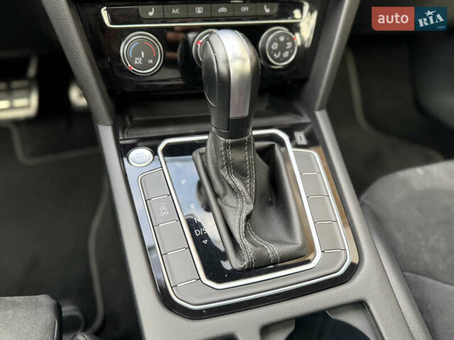 Серый Фольксваген Arteon, объемом двигателя 2 л и пробегом 54 тыс. км за 27500 $, фото 16 на Automoto.ua