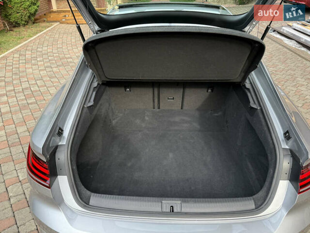 Серый Фольксваген Arteon, объемом двигателя 2 л и пробегом 54 тыс. км за 27500 $, фото 34 на Automoto.ua