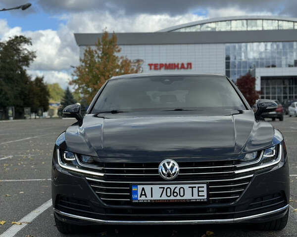 Серый Фольксваген Arteon, объемом двигателя 1.97 л и пробегом 73 тыс. км за 33200 $, фото 3 на Automoto.ua