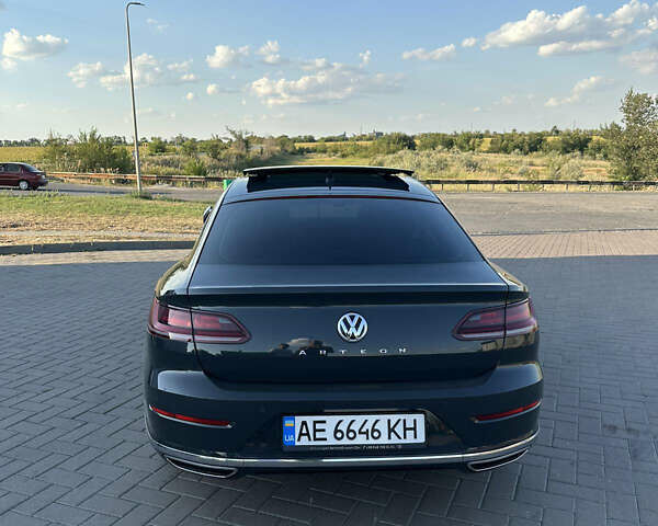 Серый Фольксваген Arteon, объемом двигателя 2 л и пробегом 140 тыс. км за 30000 $, фото 1 на Automoto.ua