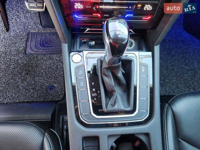 Сірий Фольксваген Arteon, об'ємом двигуна 2 л та пробігом 117 тис. км за 31500 $, фото 27 на Automoto.ua