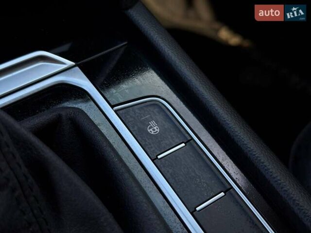 Фольксваген Arteon 2019 в Кривом Роге на Automoto.ua Серый Фольксваген Arteon, объемом двигателя 2 л и пробегом 123 тыс. км за 27800 $, фото 63 на Automoto.ua