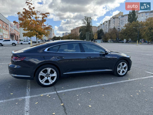 Серый Фольксваген Arteon, объемом двигателя 1.97 л и пробегом 73 тыс. км за 33200 $, фото 63 на Automoto.ua