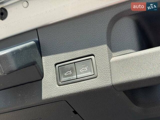 Фольксваген Arteon 2019 в Кривом Роге на Automoto.ua Серый Фольксваген Arteon, объемом двигателя 2 л и пробегом 123 тыс. км за 27800 $, фото 33 на Automoto.ua