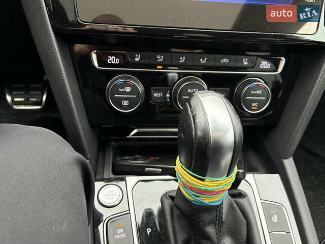 Серый Фольксваген Arteon, объемом двигателя 2 л и пробегом 162 тыс. км за 30000 $, фото 9 на Automoto.ua