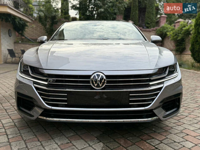 Серый Фольксваген Arteon, объемом двигателя 2 л и пробегом 54 тыс. км за 27500 $, фото 2 на Automoto.ua