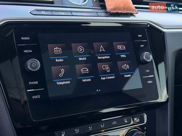 Фольксваген Arteon 2019 в Кривом Роге на Automoto.ua Серый Фольксваген Arteon, объемом двигателя 2 л и пробегом 123 тыс. км за 27800 $, фото 58 на Automoto.ua