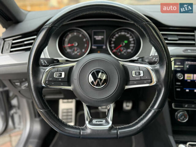 Серый Фольксваген Arteon, объемом двигателя 2 л и пробегом 54 тыс. км за 27500 $, фото 19 на Automoto.ua