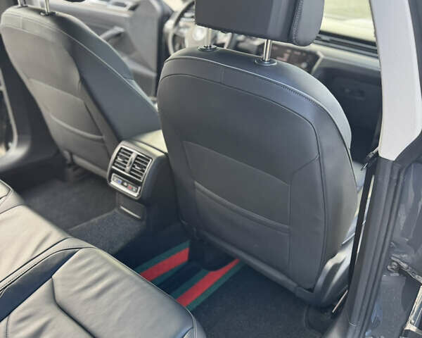 Серый Фольксваген Arteon, объемом двигателя 1.97 л и пробегом 73 тыс. км за 33200 $, фото 36 на Automoto.ua