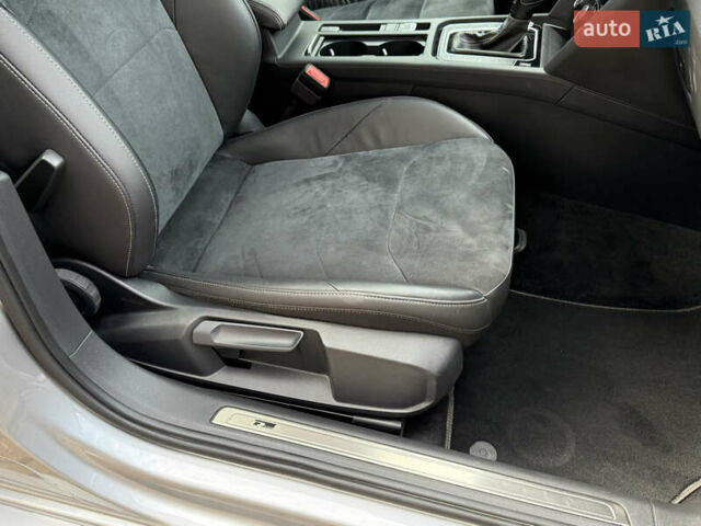 Серый Фольксваген Arteon, объемом двигателя 2 л и пробегом 54 тыс. км за 27500 $, фото 29 на Automoto.ua