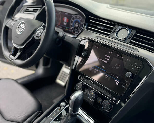 Серый Фольксваген Arteon, объемом двигателя 1.97 л и пробегом 73 тыс. км за 33200 $, фото 33 на Automoto.ua