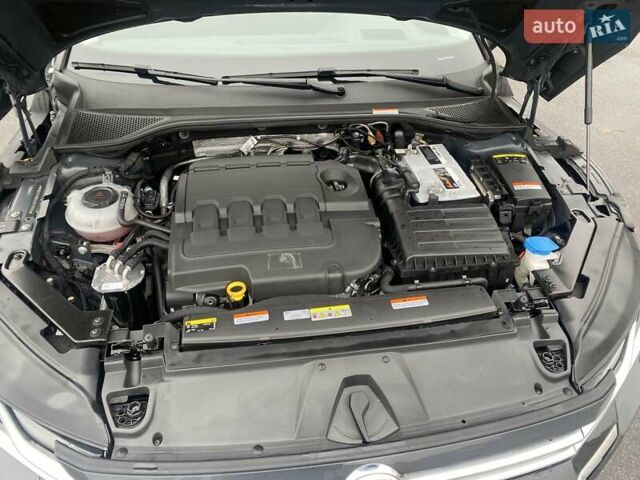 Сірий Фольксваген Arteon, об'ємом двигуна 1.97 л та пробігом 98 тис. км за 28750 $, фото 44 на Automoto.ua