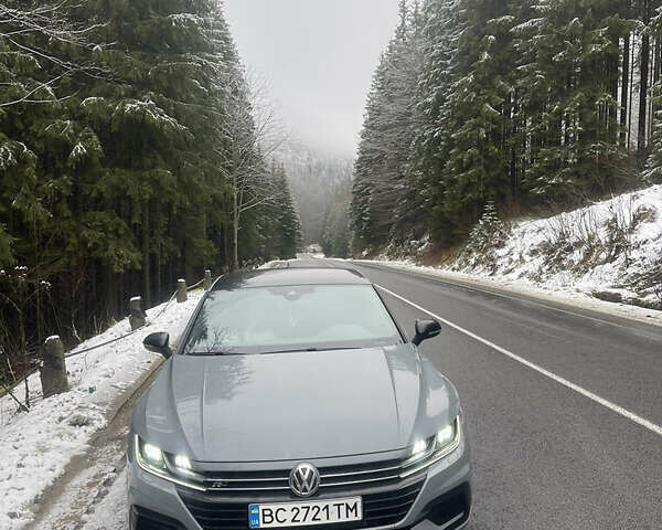 Серый Фольксваген Arteon, объемом двигателя 1.97 л и пробегом 160 тыс. км за 32500 $, фото 1 на Automoto.ua
