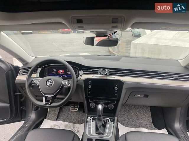 Серый Фольксваген Arteon, объемом двигателя 1.97 л и пробегом 98 тыс. км за 28250 $, фото 31 на Automoto.ua