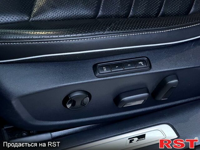 Серый Фольксваген Arteon, объемом двигателя 2 л и пробегом 80 тыс. км за 25000 $, фото 6 на Automoto.ua