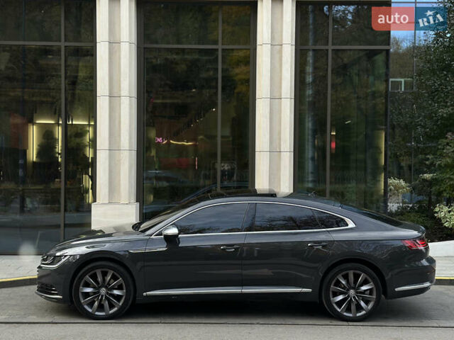 Серый Фольксваген Arteon, объемом двигателя 1.97 л и пробегом 98 тыс. км за 29700 $, фото 12 на Automoto.ua