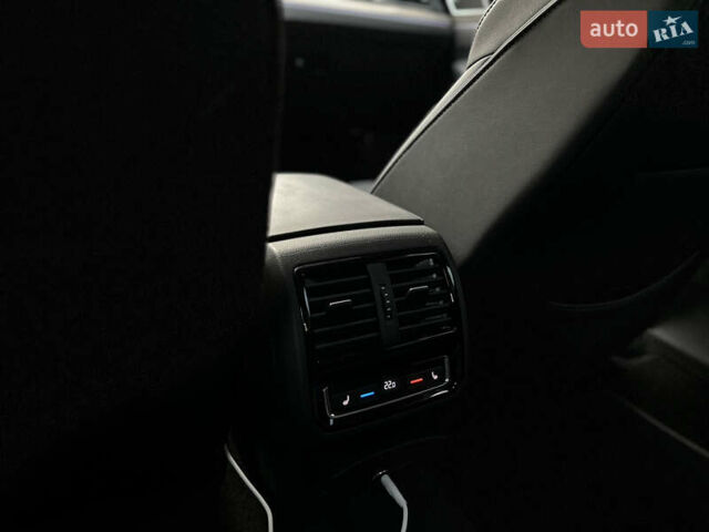 Серый Фольксваген Arteon, объемом двигателя 1.97 л и пробегом 98 тыс. км за 29700 $, фото 25 на Automoto.ua