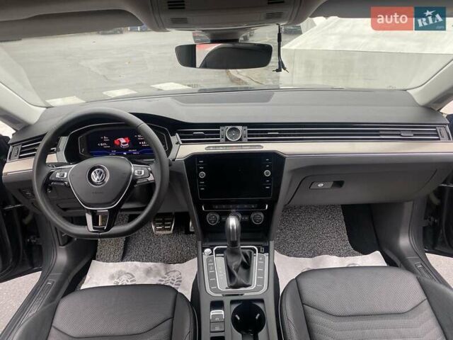 Сірий Фольксваген Arteon, об'ємом двигуна 1.97 л та пробігом 98 тис. км за 28750 $, фото 26 на Automoto.ua