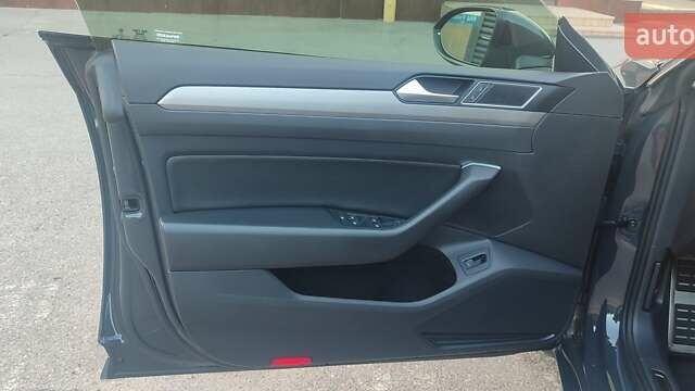 Серый Фольксваген Arteon, объемом двигателя 1.98 л и пробегом 107 тыс. км за 24700 $, фото 12 на Automoto.ua