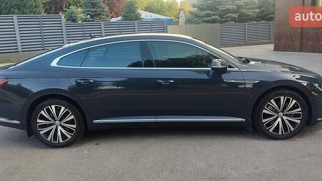 Серый Фольксваген Arteon, объемом двигателя 1.98 л и пробегом 107 тыс. км за 24700 $, фото 5 на Automoto.ua