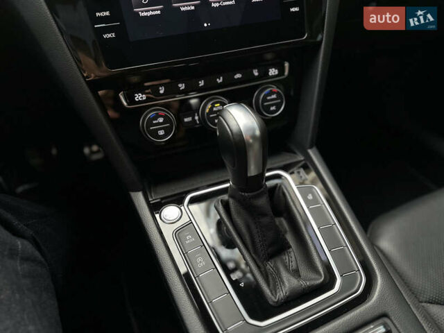 Серый Фольксваген Arteon, объемом двигателя 1.97 л и пробегом 98 тыс. км за 29700 $, фото 26 на Automoto.ua