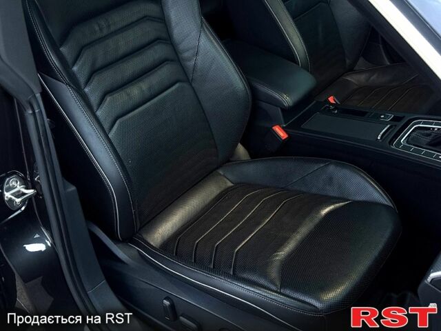 Серый Фольксваген Arteon, объемом двигателя 2 л и пробегом 80 тыс. км за 25000 $, фото 7 на Automoto.ua