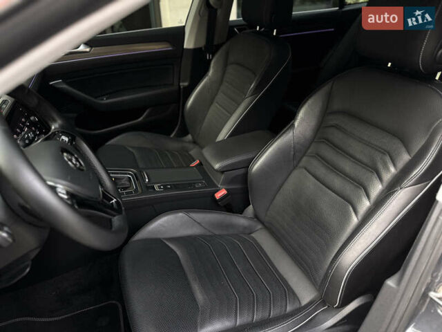 Серый Фольксваген Arteon, объемом двигателя 1.97 л и пробегом 98 тыс. км за 29700 $, фото 20 на Automoto.ua