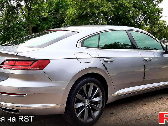 Серый Фольксваген Arteon, объемом двигателя 2 л и пробегом 166 тыс. км за 29700 $, фото 1 на Automoto.ua