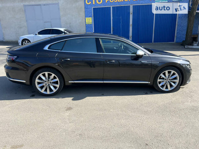 Сірий Фольксваген Arteon, об'ємом двигуна 1.97 л та пробігом 9 тис. км за 42000 $, фото 4 на Automoto.ua