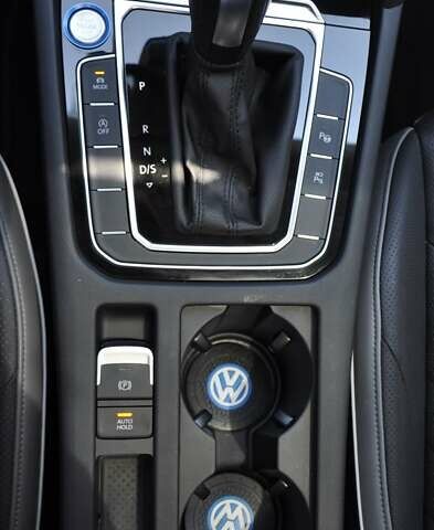 Серый Фольксваген Arteon, объемом двигателя 1.97 л и пробегом 74 тыс. км за 38000 $, фото 51 на Automoto.ua