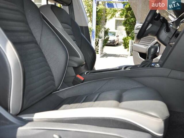 Серый Фольксваген Arteon, объемом двигателя 1.97 л и пробегом 74 тыс. км за 38000 $, фото 24 на Automoto.ua