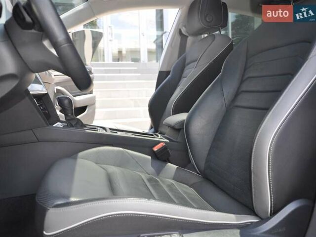 Серый Фольксваген Arteon, объемом двигателя 1.97 л и пробегом 74 тыс. км за 38000 $, фото 32 на Automoto.ua