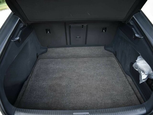 Сірий Фольксваген Arteon, об'ємом двигуна 2 л та пробігом 29 тис. км за 13500 $, фото 11 на Automoto.ua