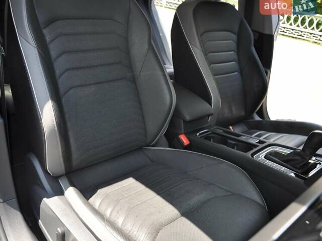 Серый Фольксваген Arteon, объемом двигателя 1.97 л и пробегом 74 тыс. км за 38000 $, фото 25 на Automoto.ua