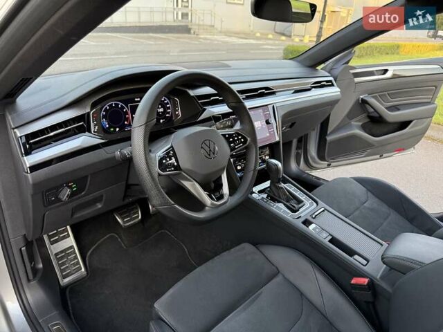 Серый Фольксваген Arteon, объемом двигателя 1.98 л и пробегом 55 тыс. км за 45500 $, фото 48 на Automoto.ua
