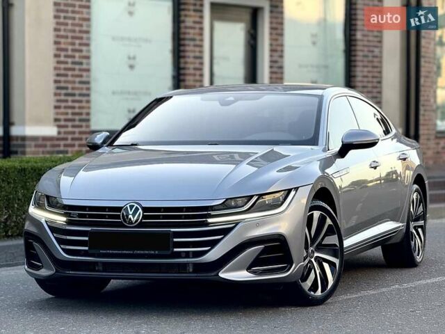 Серый Фольксваген Arteon, объемом двигателя 1.98 л и пробегом 55 тыс. км за 45500 $, фото 1 на Automoto.ua