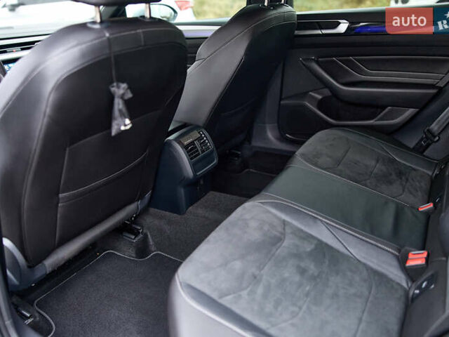 Серый Фольксваген Arteon, объемом двигателя 1.97 л и пробегом 76 тыс. км за 41000 $, фото 17 на Automoto.ua