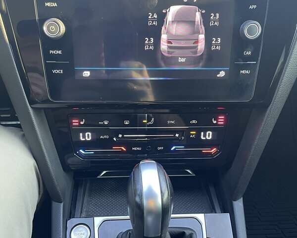 Серый Фольксваген Arteon, объемом двигателя 1.98 л и пробегом 117 тыс. км за 25000 $, фото 43 на Automoto.ua