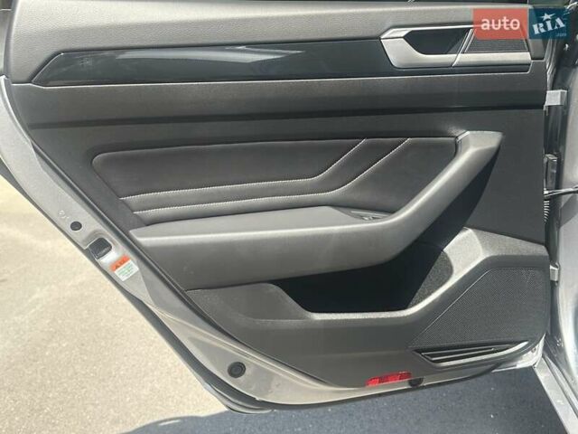 Серый Фольксваген Arteon, объемом двигателя 1.97 л и пробегом 22 тыс. км за 35900 $, фото 35 на Automoto.ua