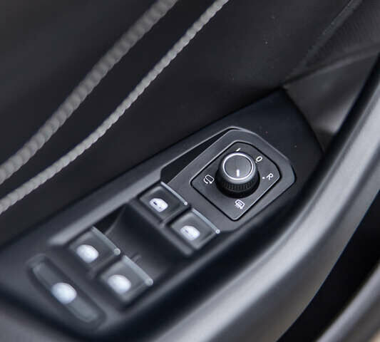 Серый Фольксваген Arteon, объемом двигателя 1.97 л и пробегом 76 тыс. км за 41000 $, фото 8 на Automoto.ua